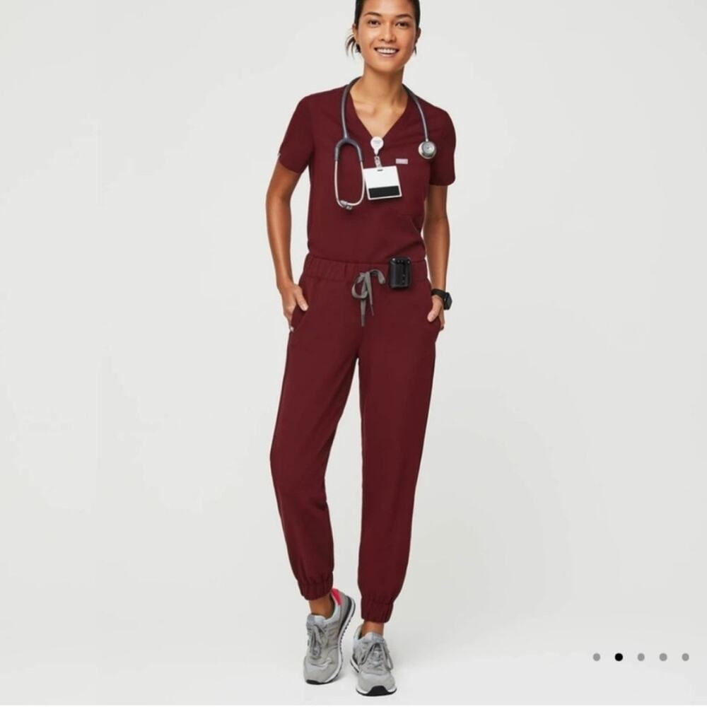 FIGS Yowah Classic Jogger Scrub Pants Burgundy Maroon Hospital Uniform limited
